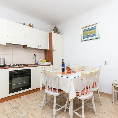 Apartment With Parking Space - 27140 *