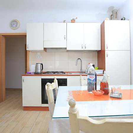 Apartment With Parking Space - 27140