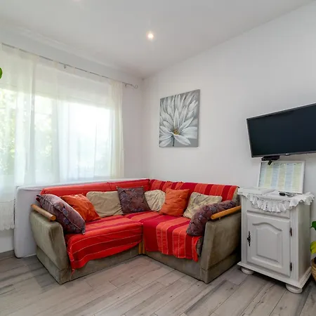 Apartment With Parking Space - 27140