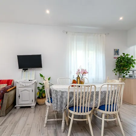 With Parking Space - 27140 Daire *