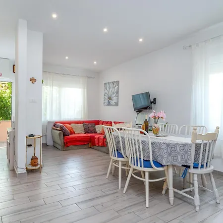 Daire With Parking Space - 27140 Trogir